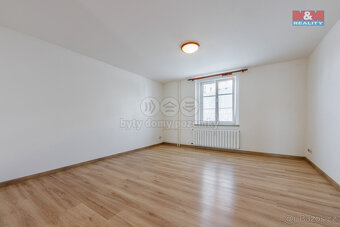 Prodej bytu 1+kk, 41 m², Ostrov, ul. Hroznětínská - 8