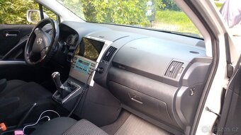 Toyota Corolla verso 2,2d. 7mist. - 8