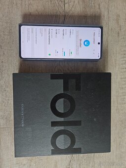 Samsung Galaxy Z Fold 4 - 8