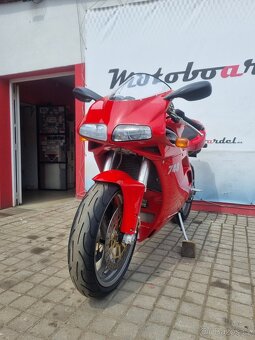 Ducati 748 - 8
