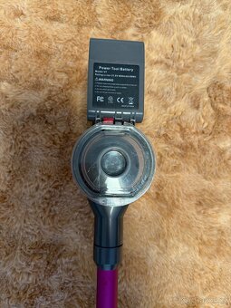 Tyčový a ruční vysavač Dyson V7 Motorhead - 8