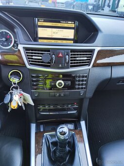 Mercedes-Benz W212 E200 - 8