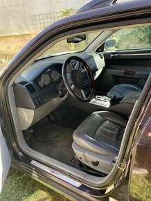 Chrysler 300c 5,7hemi AWD, tažné, LPG, po servisu - 8