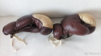 Staré kožené boxerské rukavice - 8
