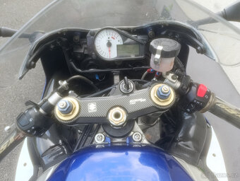 SUZUKI GSX-R 750 - 8