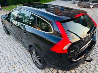 Volvo V60 2.4 D5 151KW AUTOMAT KAMERA VÝHŘEV TAŽNÉ - 8