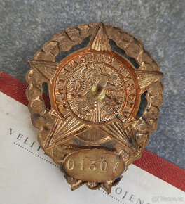 Čestný odznak Vzorný kulometník dekret vyznamenání etue ČSLA - 8