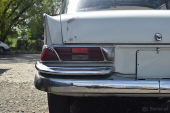 Mercedes-Benz W111 220b - 8