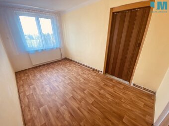 Prodej bytu 3+1 (64 m2) se zahrádkou, balkonem, garáží a skl - 8