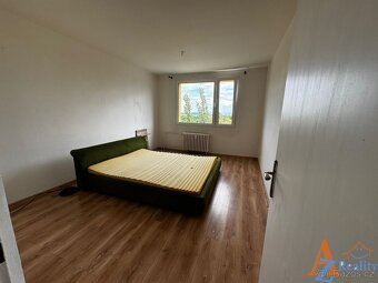 Nabízíme pronájem bytové jednotky 3+1, v ulici Kyjická 4650, - 8