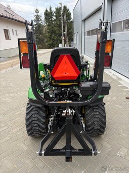John Deere 1025r Celny nakladac - 8