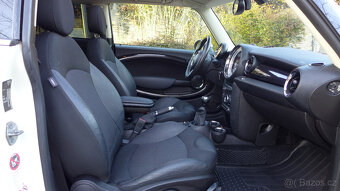 Mini Cooper 1.6i,90kW,PEPPER WHITE rok 2011/8. - 8