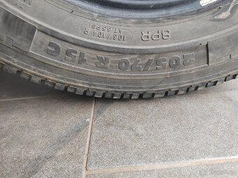 Letni pneu 205/70/15 C - 8