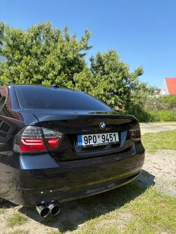 Prodám BMW e90 330i - 8