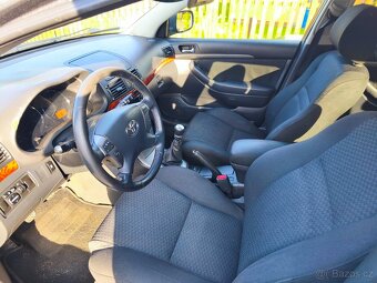 Toyota Avensis - 8