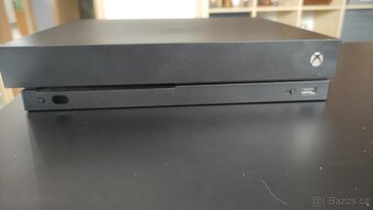 Xbox One X 1TB + Kinect 2 + Forza Hry + Ovladač + Adaptér + - 8