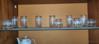 Skleničky, porcelán, vázy atd. - 8