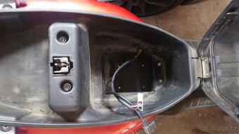 Elektro skůtr Akumoto 600 - 8