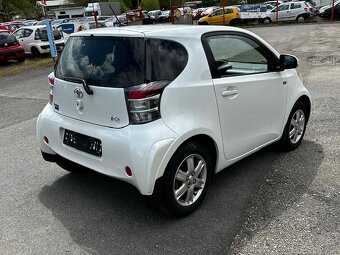 Toyota IQ 1.0i 50kw, r.2009, STK, klimatizace, 3.majitel - 8