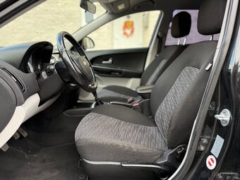 KIA CEED SW 1,6 CRDi 85kW KLIMA,ALU,NOVÁ STK - 8