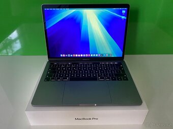 Apple MacBook Pro - 8