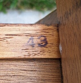 Prodám jídelní stůl, stojan na noviny a zavařovací hrnec - 8
