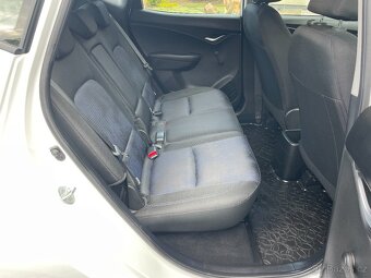 Hyundai ix20, 1.4 CVVT, naj. 16 000 km, původ ČR, 1. maj. - 8