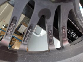 Alu kola Aez R20, nové zimní pneu 285/45 R20, včetně čidel - 8