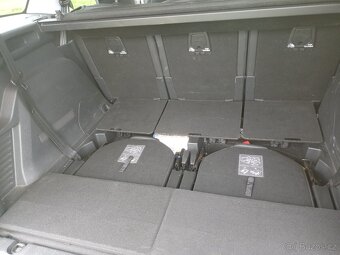 Peugeot 5008 - 8