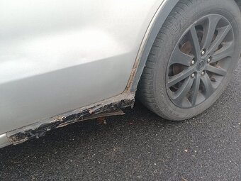 Mazda 5 rok 2007 . 2.0 nafta 81kw - 8