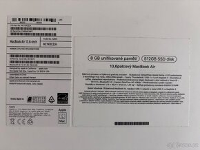 MacBook Air 13.6” (2022) - 8 GB RAM, 512 GB SSD, téměř nový - 8