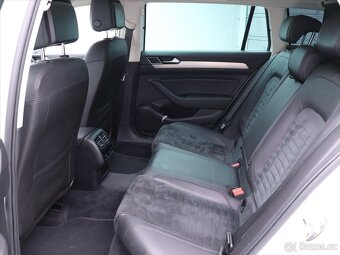 Volkswagen Passat 2,0 TDI 140kW DSG R-line (2015) - 8