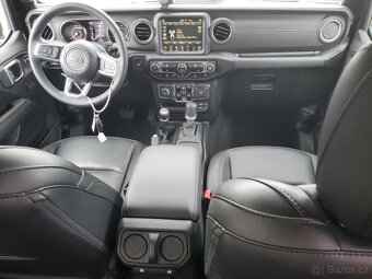 Jeep Wrangler - 8