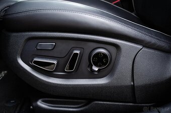 Hyundai Genesis 3.8 V6 GDi HTRAC - 8