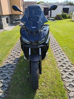 Prodám skútra Aprilia SR GT 200 - 8