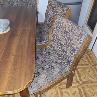 Jídelní stůl a rohová lavice - 8