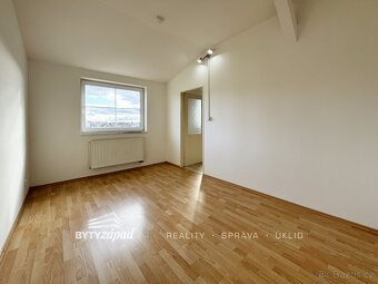 Prodej prostorného mezonetového bytu 4+kk o výměře 118 m2 - 8