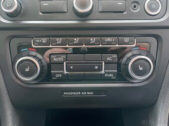 Volkswagen Golf 6 2.0 TDI Top stav - 8