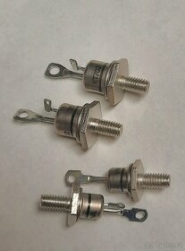 Součástky, chladiče, svorky atd - 8