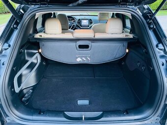 Jeep Cherokee 2.2M-JET 4x4 AUTOMAT LED VYHŘEV SERVISKA TAŽNÉ - 8