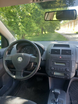 Prodám Volkswagen Polo 1.6 77kw automaticka predovovka - 8
