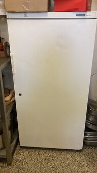 Prodám kompletní vybavení restaurační kuchyně - 8