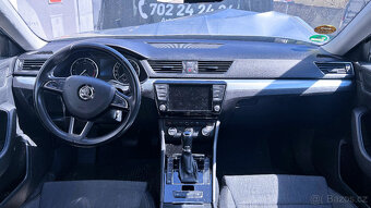 Vůz na náhradní díly Škoda Superb 3 sedan 2017 CRLB SGG LF7M - 8