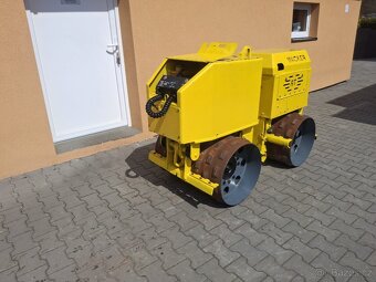 Vibrační válec Wacker neuson RT820 - 8