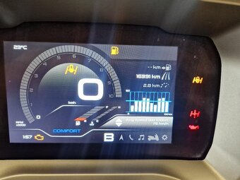 Piaggio MP3 530 hpe zpátečka kamera 10/2022 nové pneu - 8