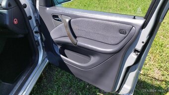 Mercedes ML 270 CDi MANUAL - 8
