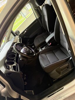 VW Touran 2.0 TDI 110kW manuál 7-míst - 8