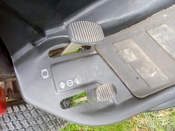 sekačka, zahradní traktor, traktor s uzávěrkou - 8