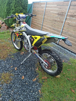 Suzuki RMZ 250 R.V.2015 - 8