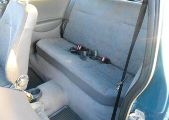 Opel Corsa 1,0 12V Club benzín - 8